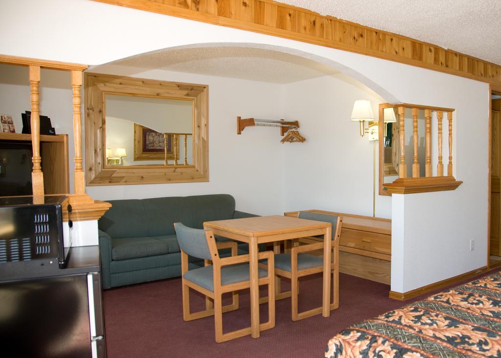 North Country Inn & Suites Mandan Kültér fotó