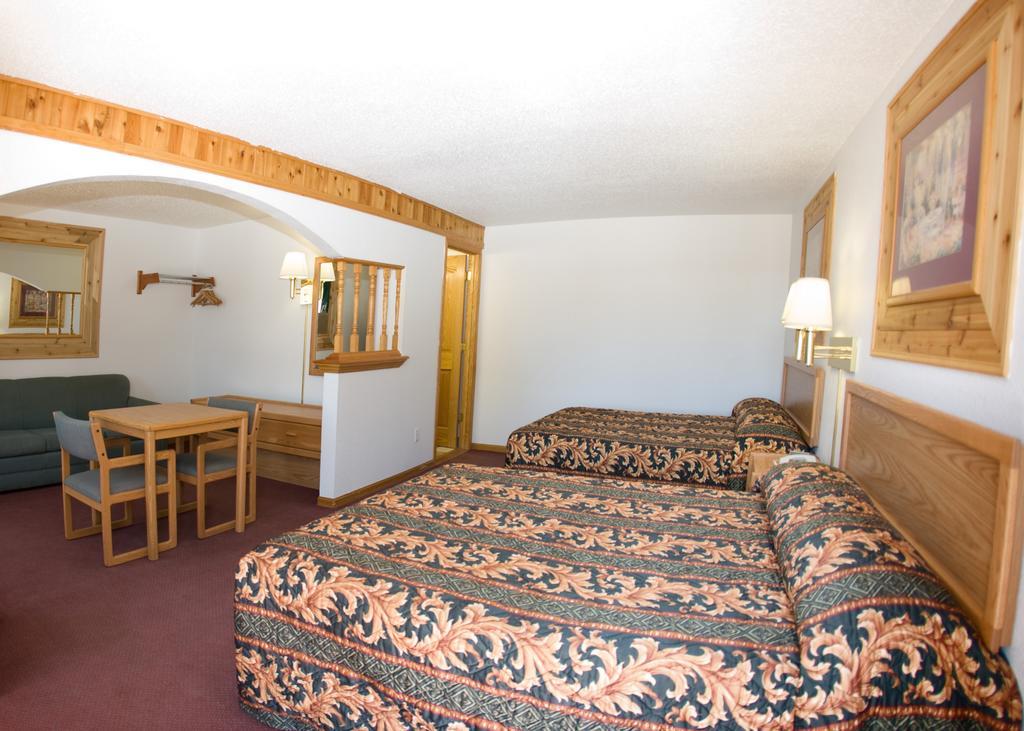 North Country Inn & Suites Mandan Kültér fotó